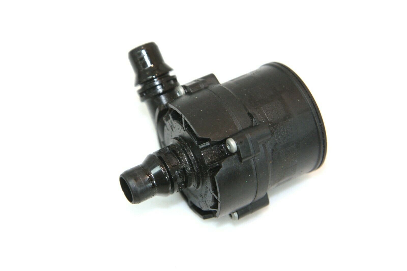 BMW 3 (F30 / F31) водяной насос BMW 3 SERIES Water Pump OEM 11518605322

Part c...