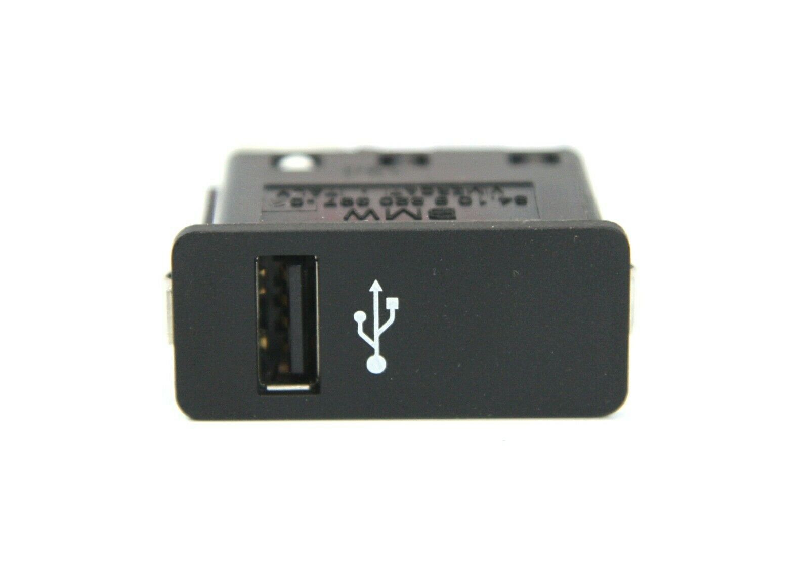 BMW 5 / i5 (G60 / G61) USB socket connector BMW MINI F55 USB socket connector OEM 6820397

...