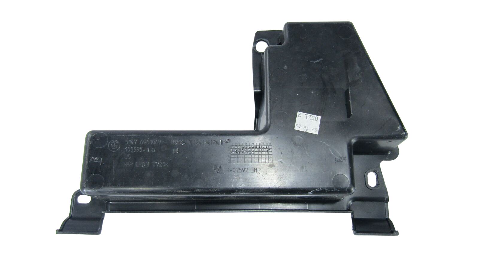 BMW X6 (E71 / E72) Glove box in trunk BMW X6 Glove box in trunk OEM 51476981047

Part...