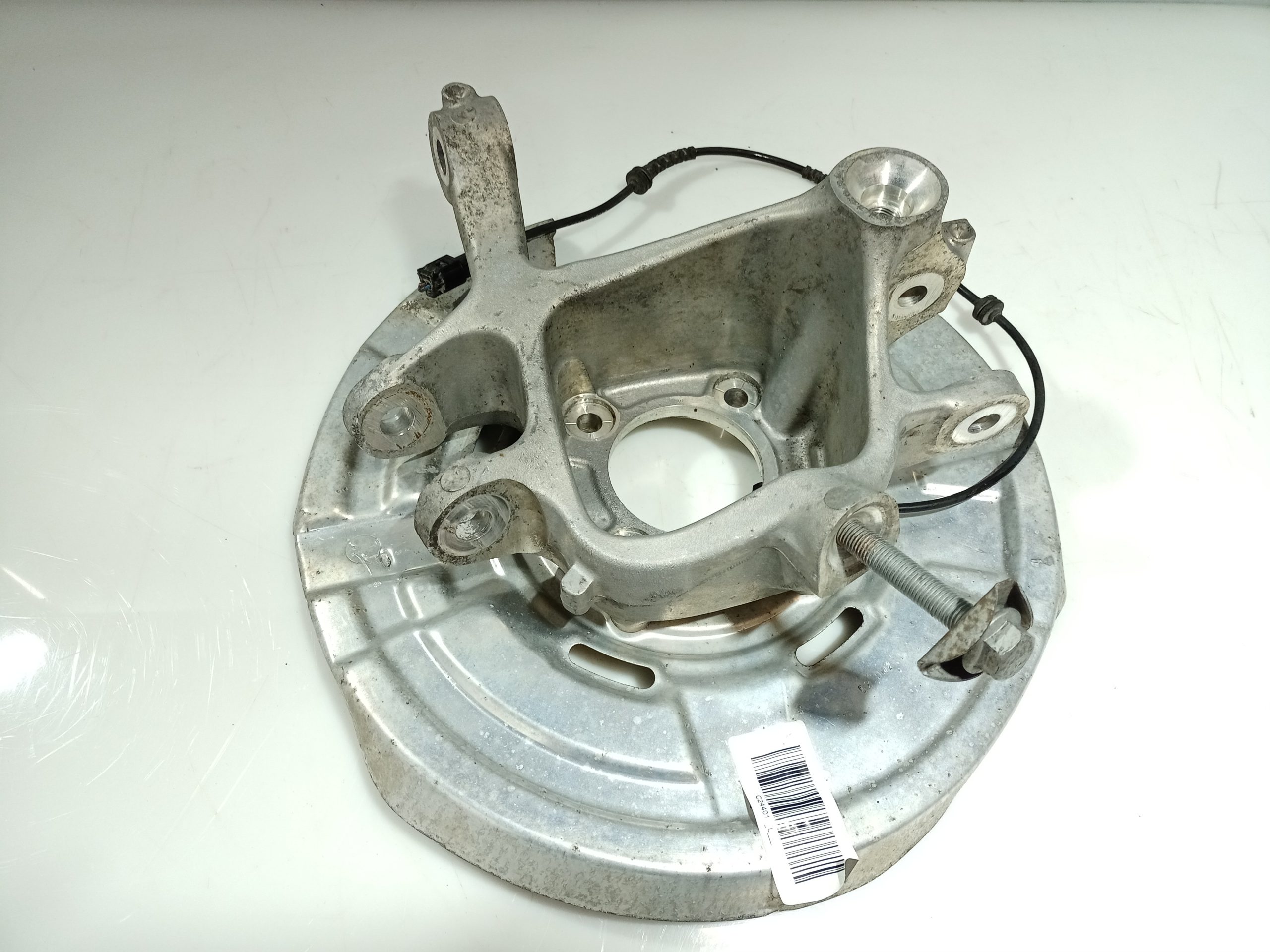 BMW 5 (F10 / F11) Rear wheel hub BMW 5 SERIES Rear wheel hub OEM 6793769

Part c...