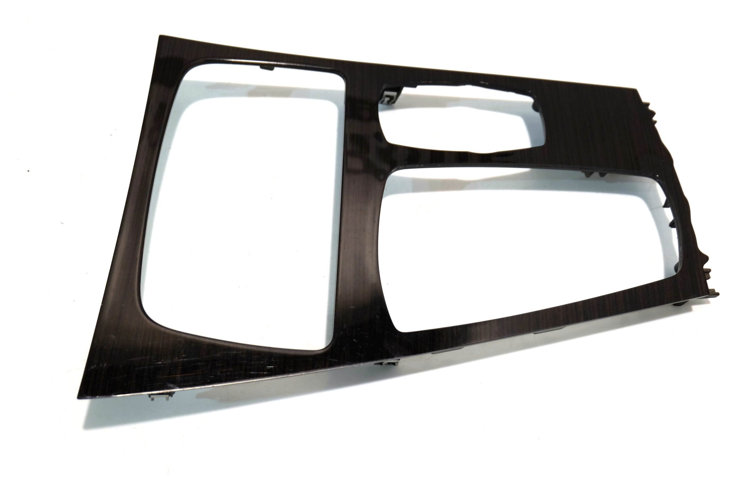 BMW 7 (G11 / G12) Center console decorative trim BMW 7 SERIES Center console decorative trim OEM...