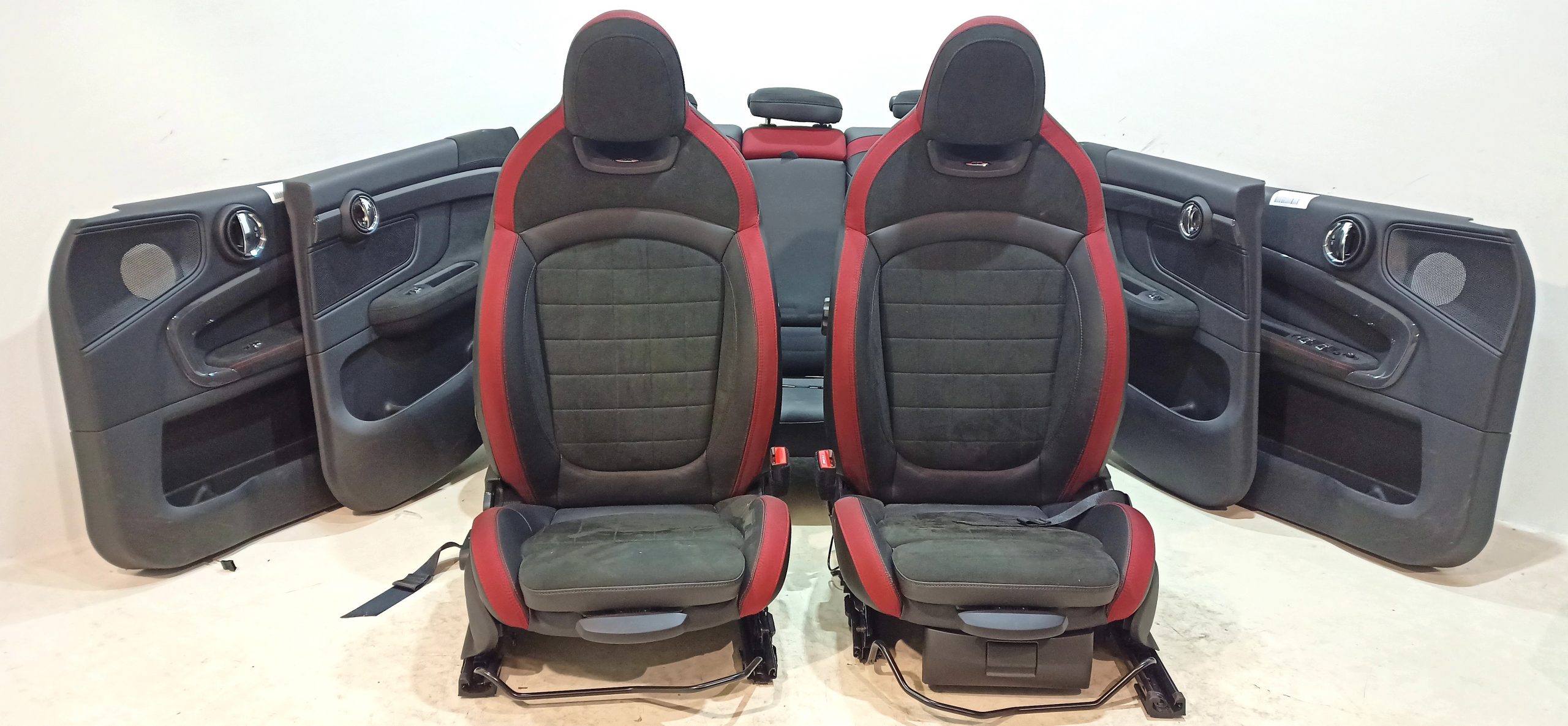 BMW 6 GT (G32) Seat Set BMW MINI Countryman F60 Seat Set OEM 3B91509

P...