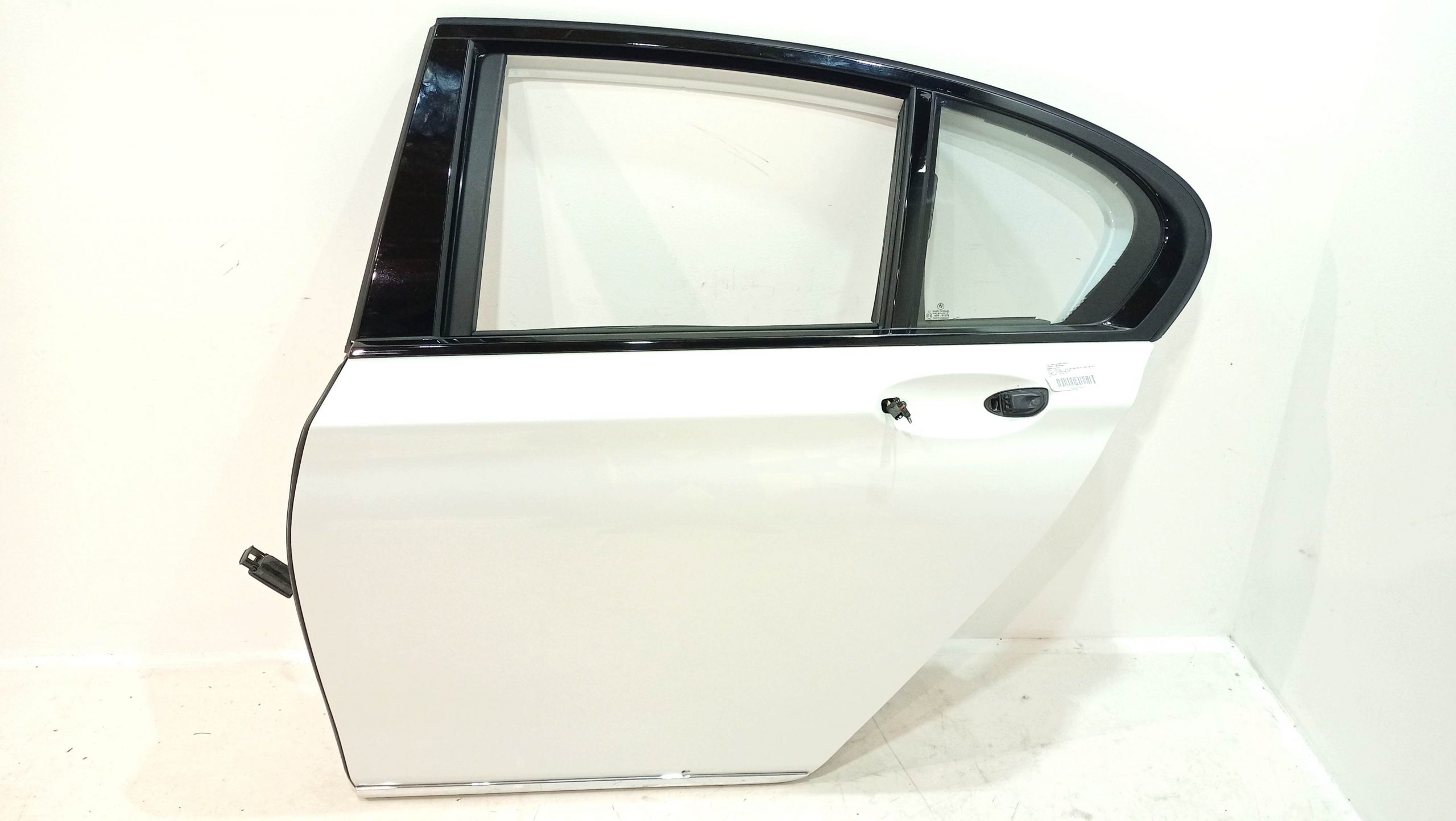 BMW 7 (G11 / G12) Rear Door BMW 7 SERIES Rear Door OEM 7384215

Part codes:...