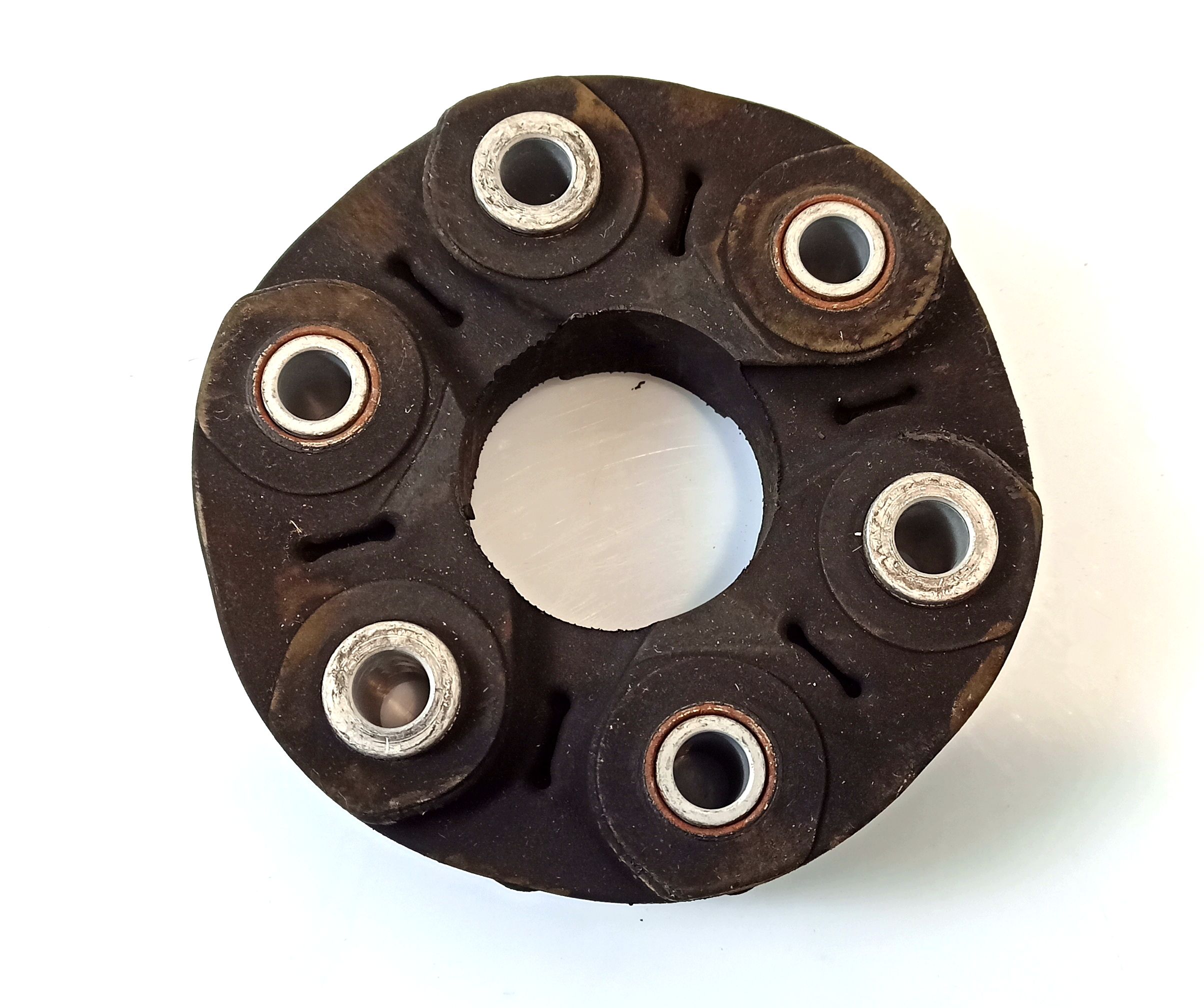 BMW 3 (E90 / E91 / E92 / E93) Rear prop shaft donut coupling/joint BMW 3 SERIES Rear prop shaft donut coupling/joi...