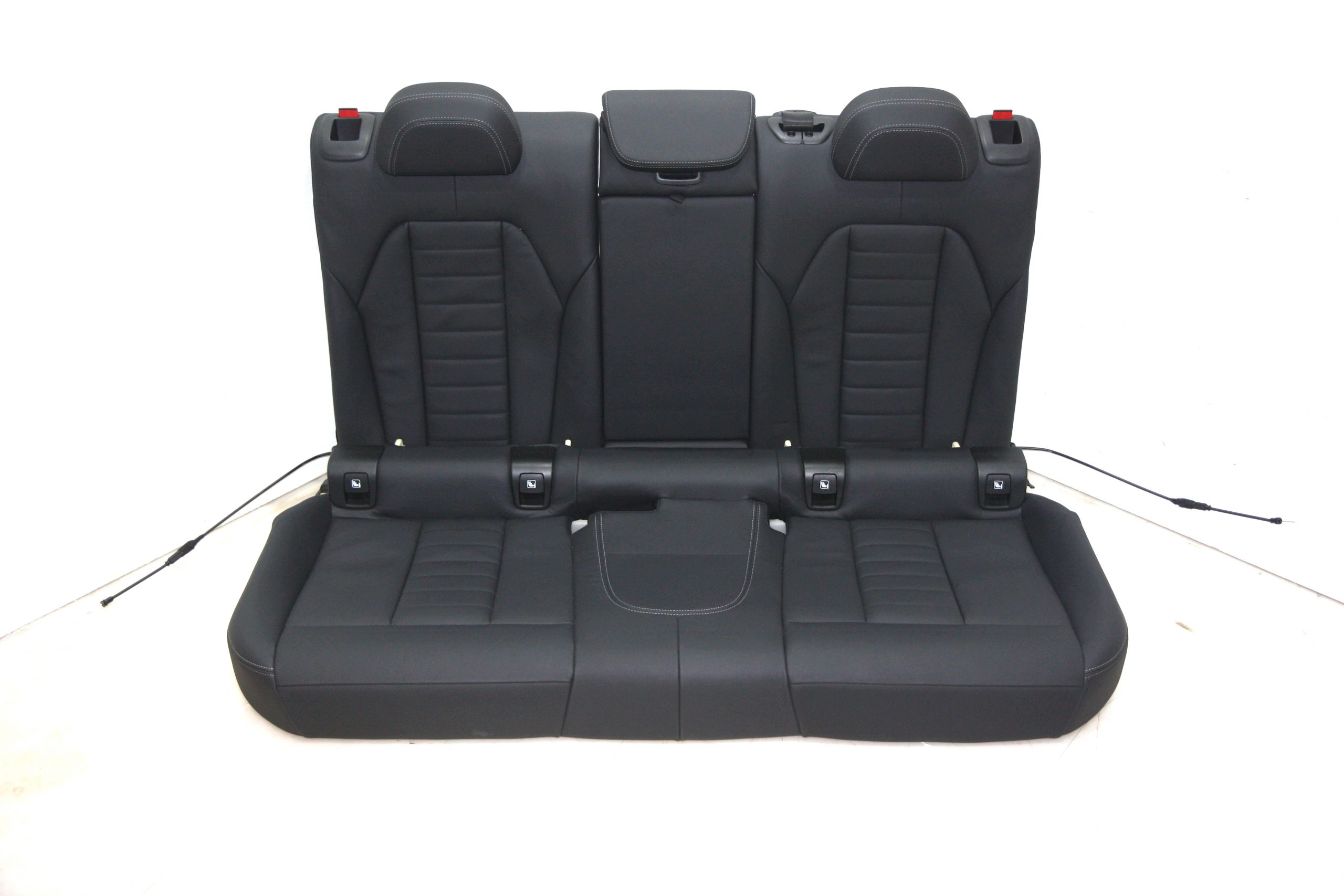 BMW X4 (G02) Заднее сиденье BMW X4 Rear Seat OEM LA99968

Part codes: LA999...
