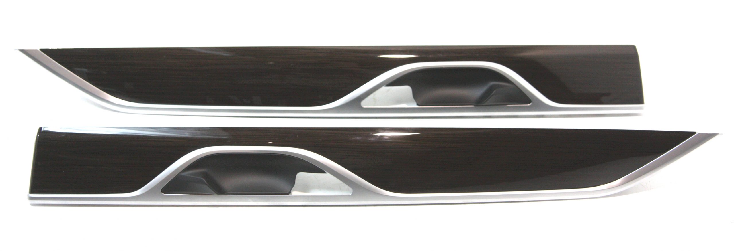 BMW 7 (G11 / G12) Coupe rear side trim panel BMW 7 SERIES Coupe rear side trim panel OEM 740...