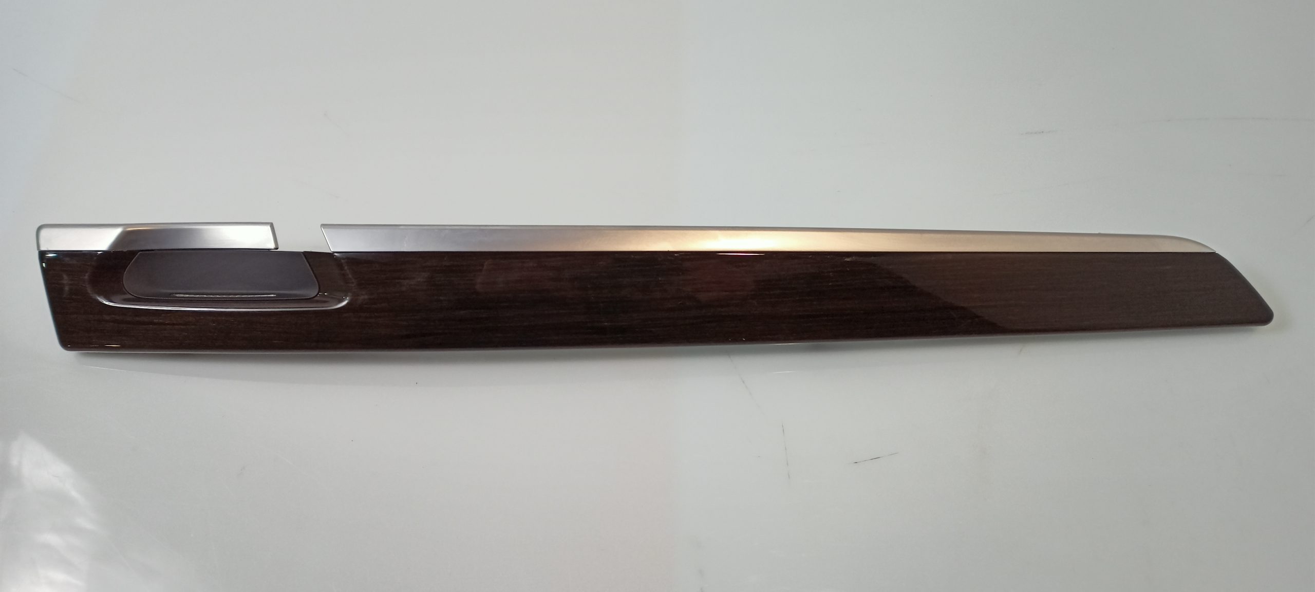 BMW 7 (G11 / G12) Dashboard Trim BMW 7 SERIES Dashboard Trim OEM 9115537

Part c...