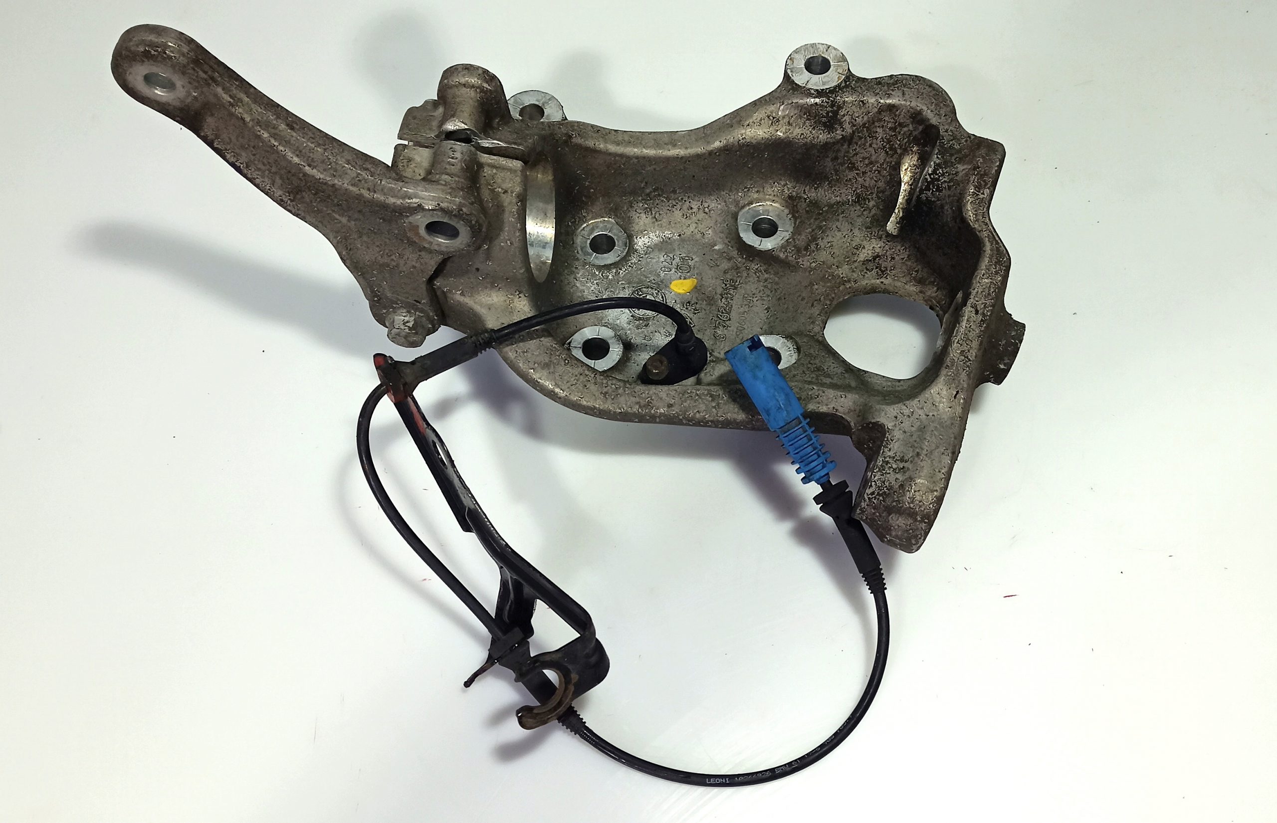 BMW 6 (E63 / E64) Front wheel hub spindle knuckle BMW 6 - SERIES Front wheel hub spindle knuckle ...