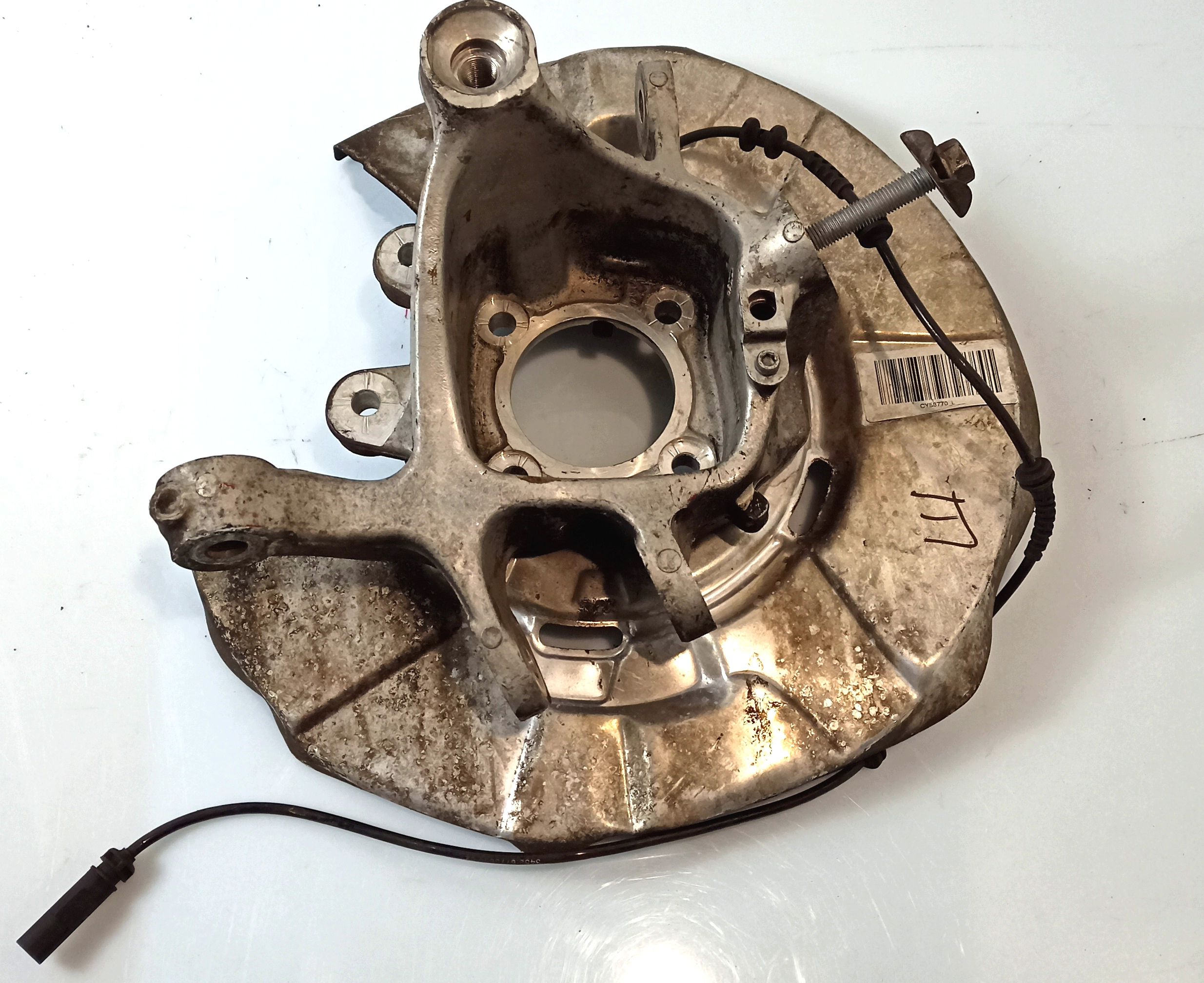 BMW 7 (G11 / G12) Rear wheel hub BMW 7 SERIES Rear wheel hub OEM 6797447

Part c...
