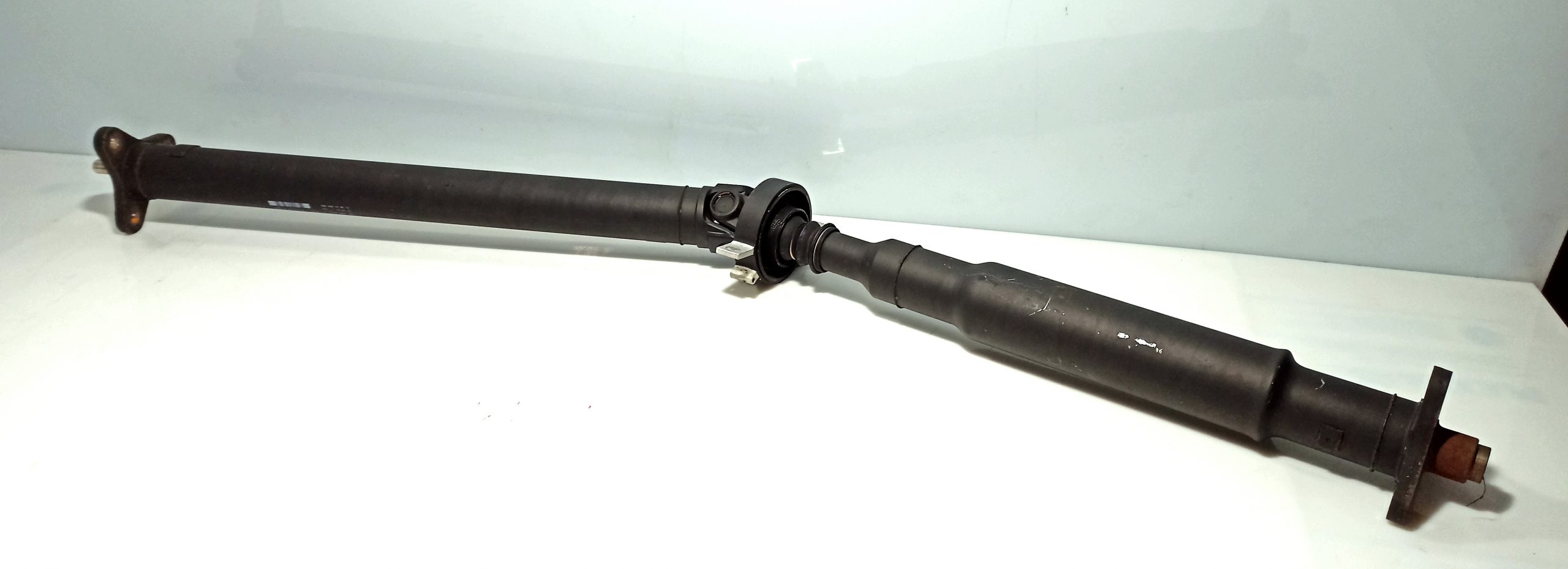 BMW 5 (F10 / F11) Drive shaft (set) BMW 5 SERIES Drive shaft (set) OEM 26107589685
...