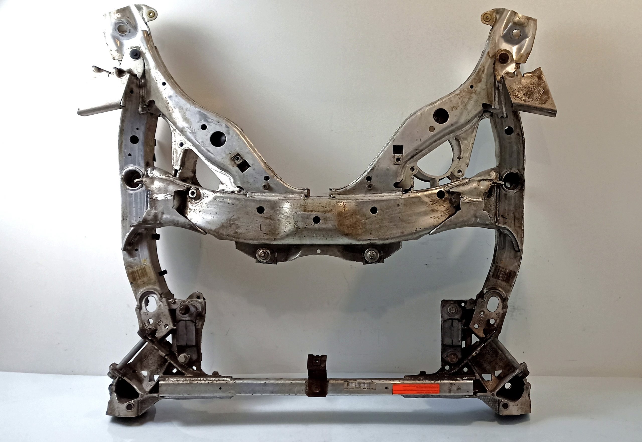 BMW 6 (F06 / F12 / F13) Front subframe BMW 6 SERIES Front subframe OEM 31116775762

Pa...