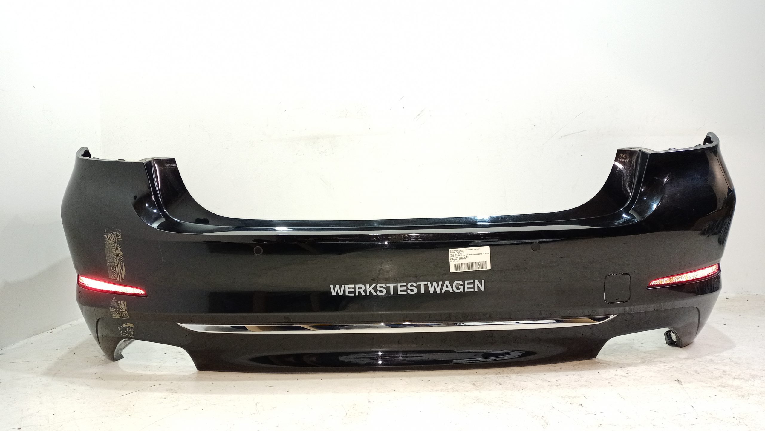 BMW 5 (G30 / G31) rear bumper BMW 5 SERIES Rear bumper OEM 7388765

Part code...