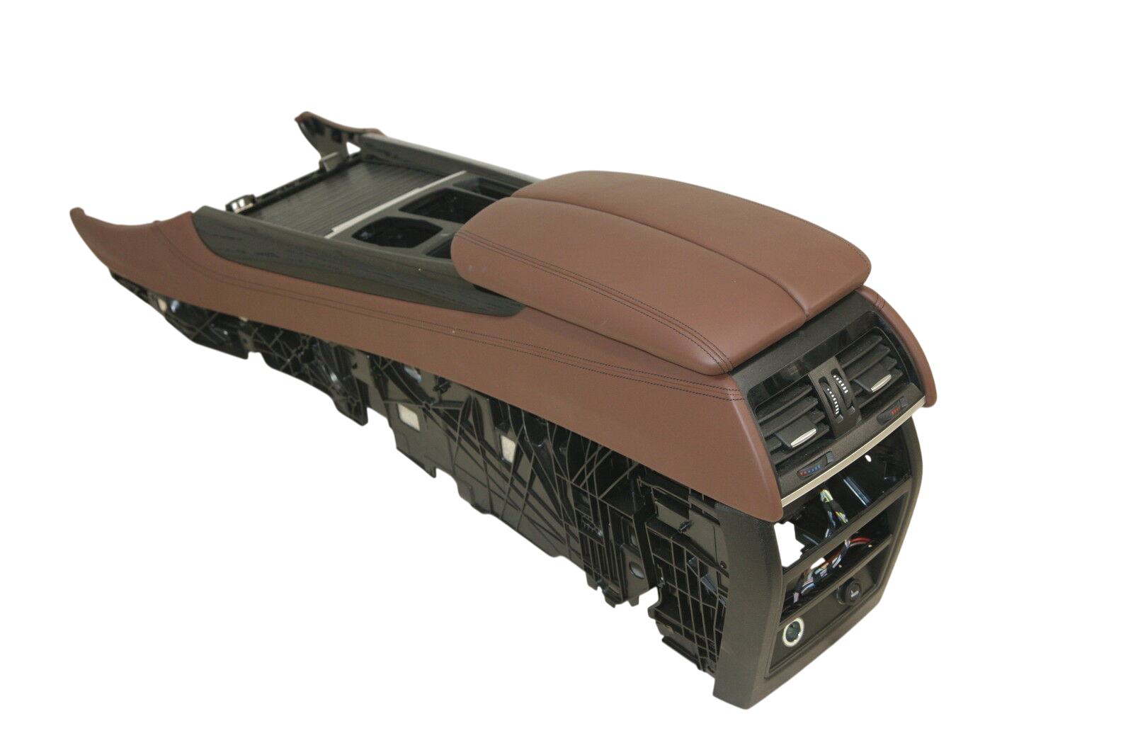 BMW X5 (F15) center console BMW X5 center Console

Generation: X5 (F15, F85...