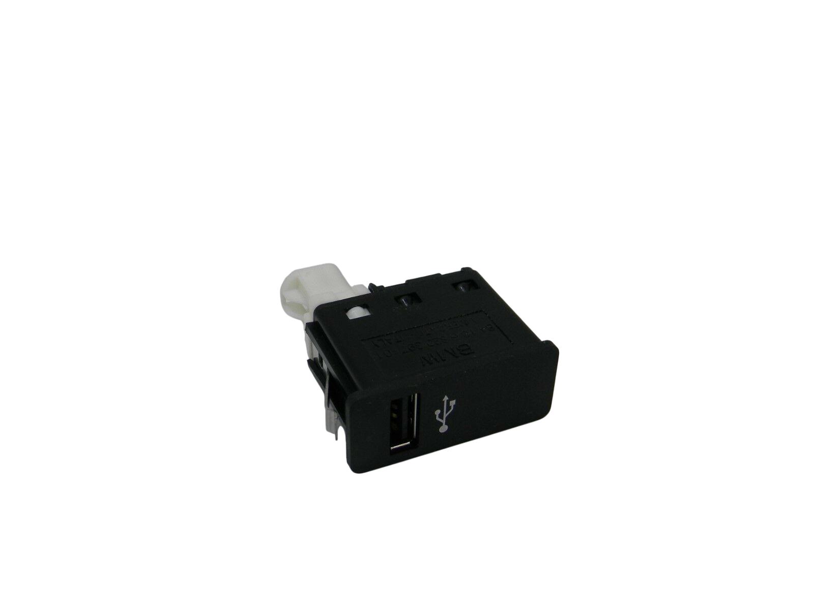 BMW 2 (F22 / F23) USB socket connector BMW 2 SERIES USB socket connector OEM 6820397

...