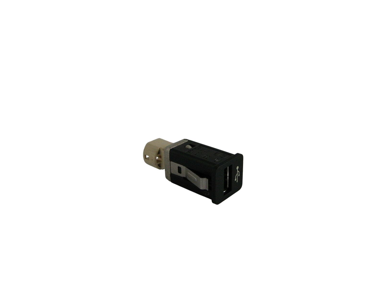 BMW 3 (E90 / E91 / E92 / E93) AUX in-socket connector BMW 3 SERIES AUX in-socket connector OEM 613191...