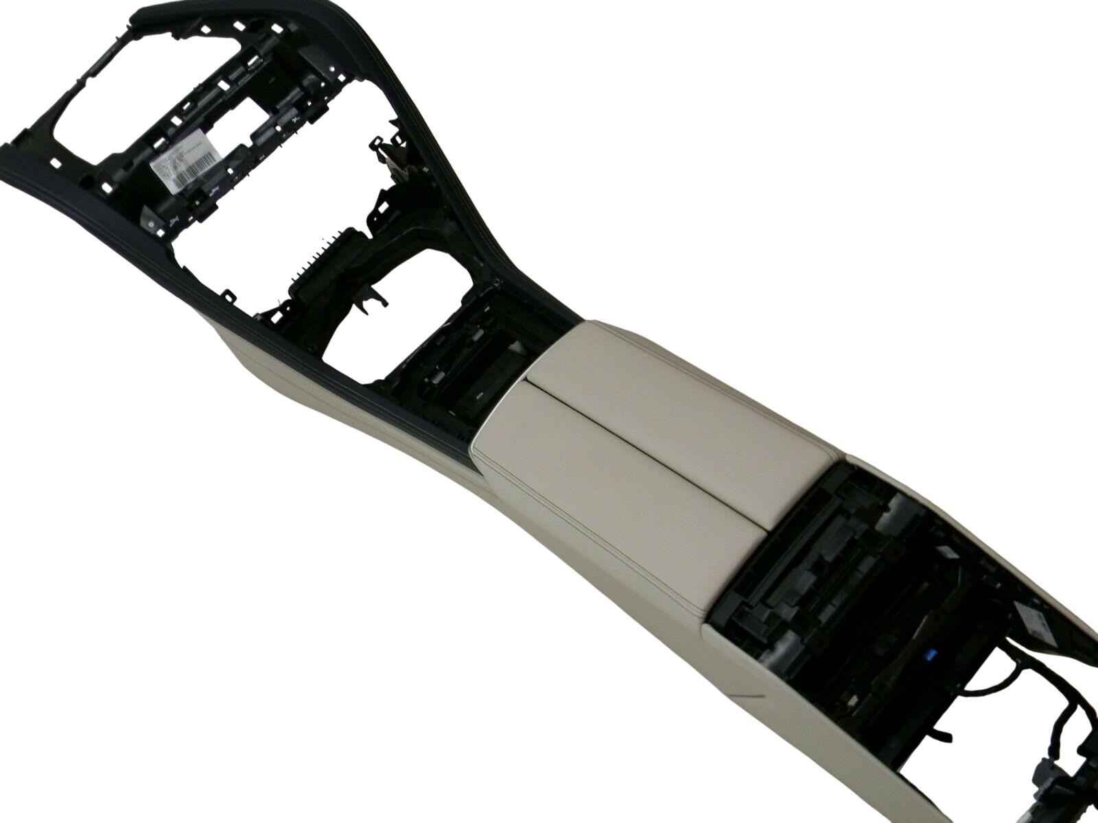 BMW 8 (G15) center console BMW M8 center Console OEM BU63335

Part codes: ...