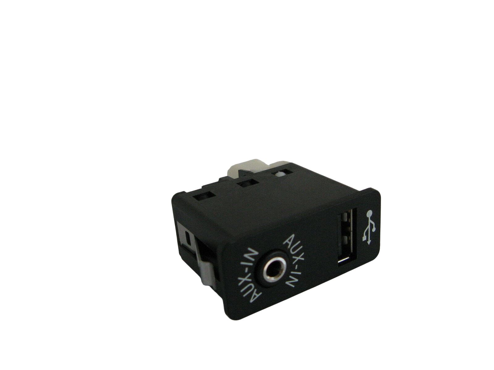 BMW 3 (E90 / E91 / E92 / E93) AUX in-socket connector BMW 3 SERIES AUX in-socket connector OEM 841092...