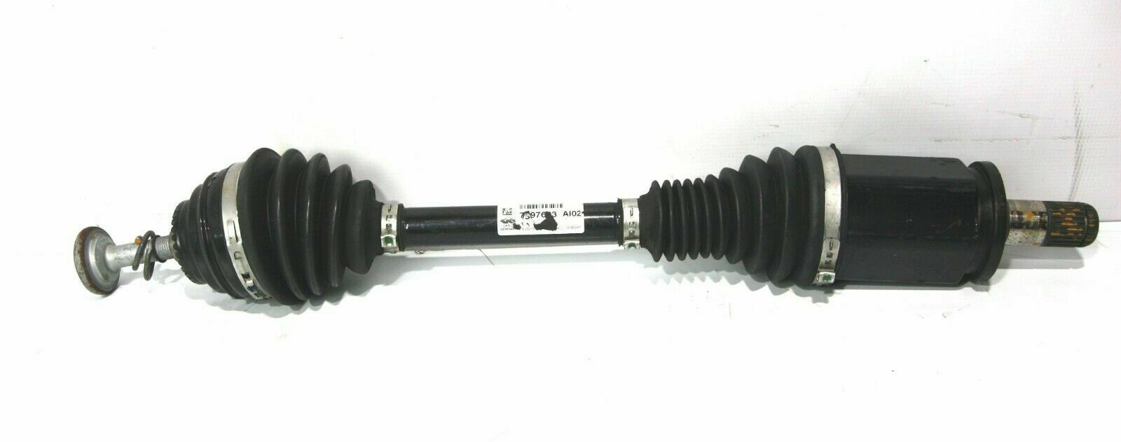 BMW 3 (F30 / F31) Front driveshaft BMW 3 SERIES Front driveshaft OEM 31607597693

...