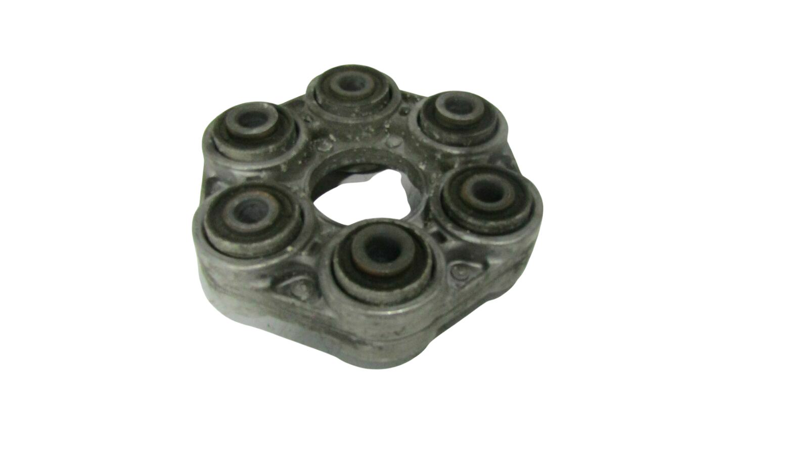 BMW 3 (E90 / E91 / E92 / E93) Rear prop shaft donut coupling/joint BMW 3 SERIES Rear prop shaft donut coupling/joi...