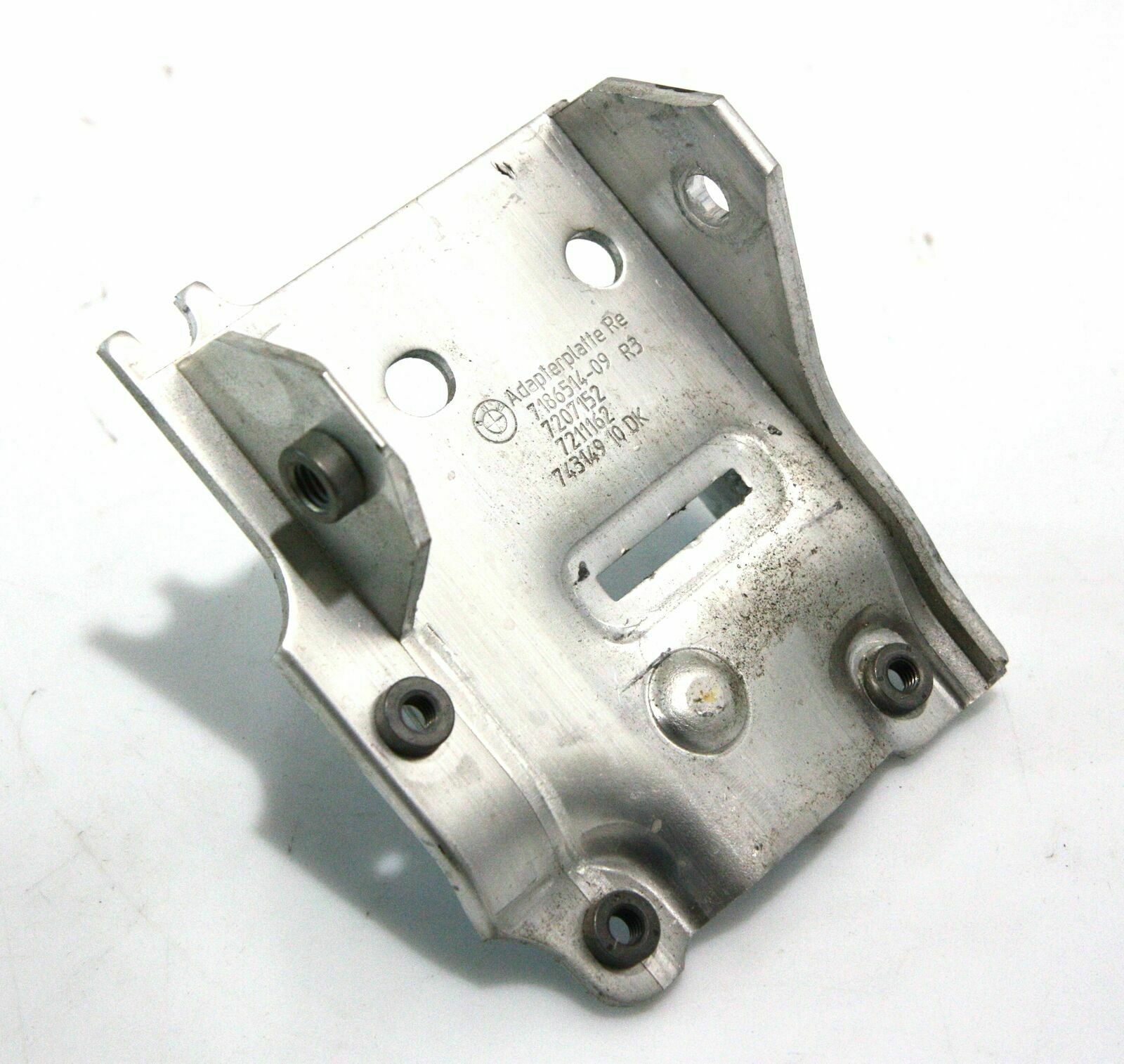 BMW 5 (F10 / F11) Radiator mount bracket BMW 5 SERIES Radiator mount bracket OEM 5111718...