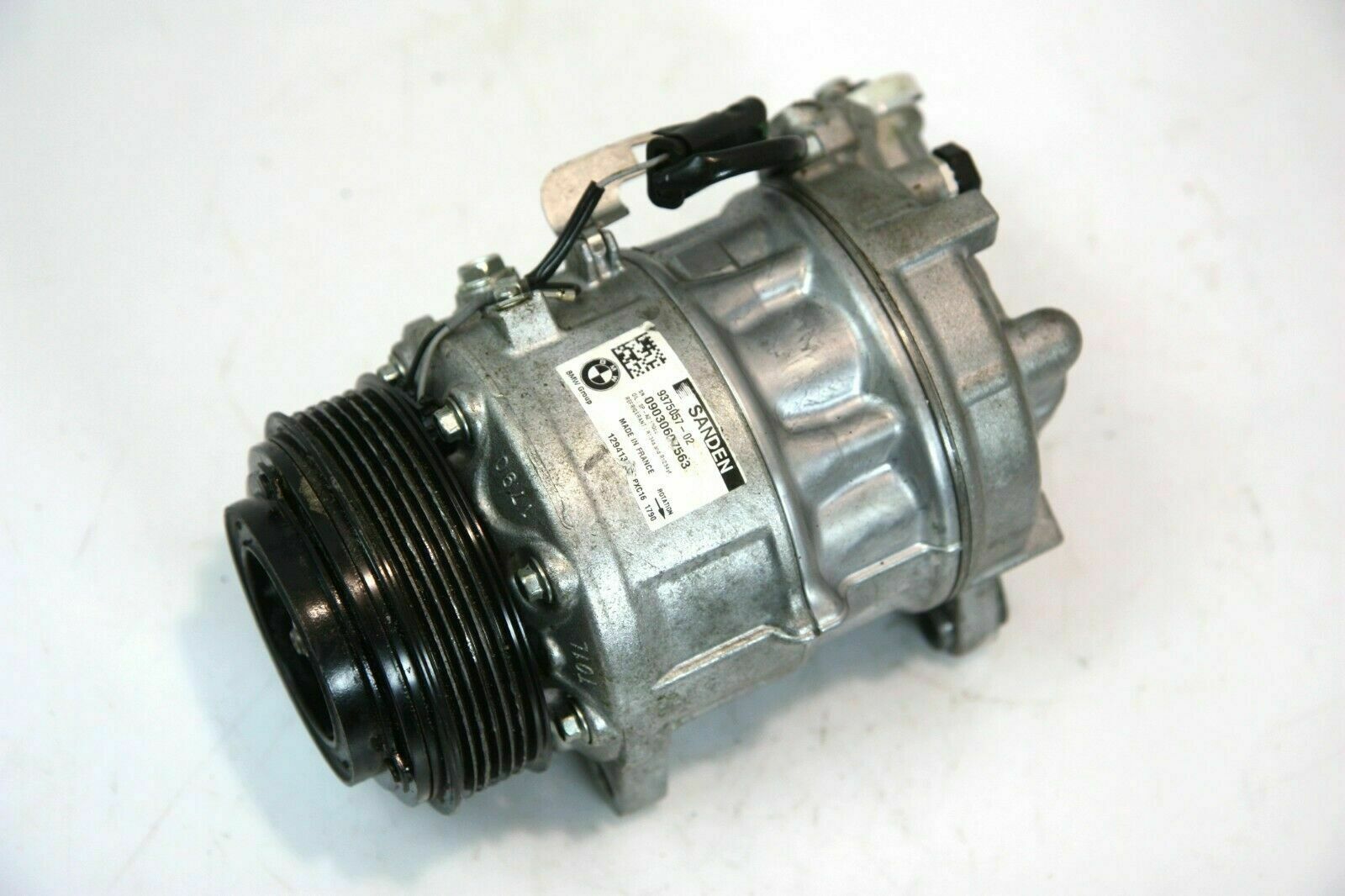 BMW 7 (G11 / G12) Generator/alternator part BMW 7 SERIES Generator/alternator part OEM 6452...