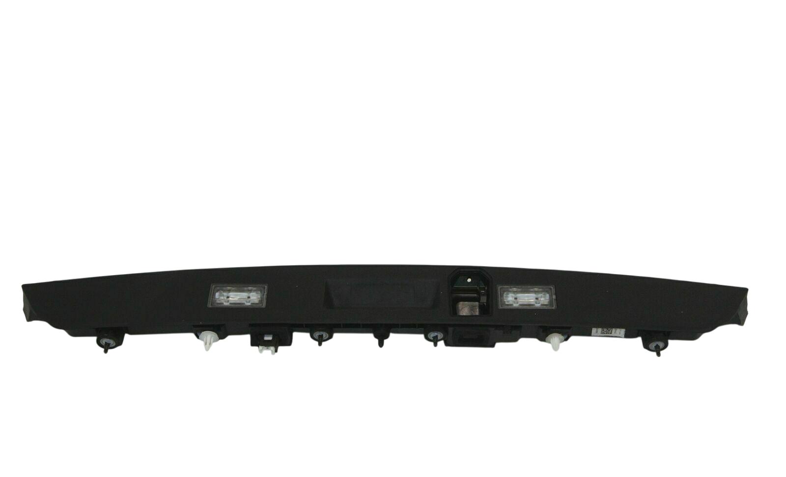 BMW 7 (G11 / G12) Trunk door license plate light bar BMW 7 SERIES Trunk door license plate light bar...