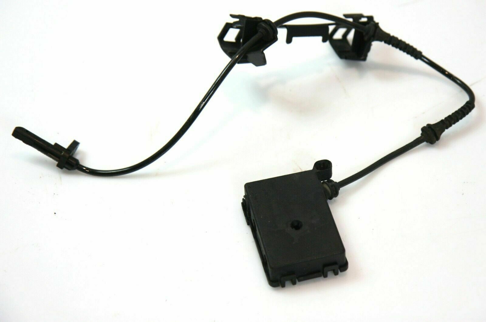BMW 6 (F06 / F12 / F13) ABS rear brake sensor BMW 6 SERIES ABS rear brake sensor OEM 34526784...