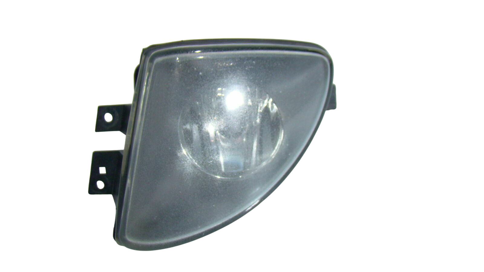 BMW 5 (F10 / F11) Front fog light BMW 5 SERIES Front fog light OEM 63177216885

P...