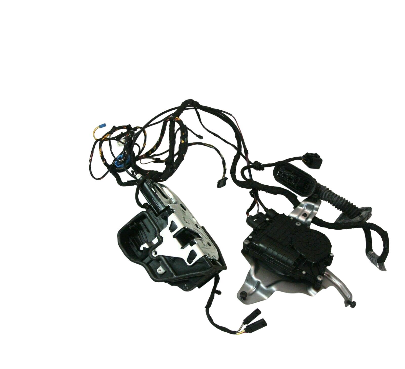 BMW 5 (F10 / F11) Rear door lock BMW 5 SERIES GT Rear door lock OEM 51227149447
...