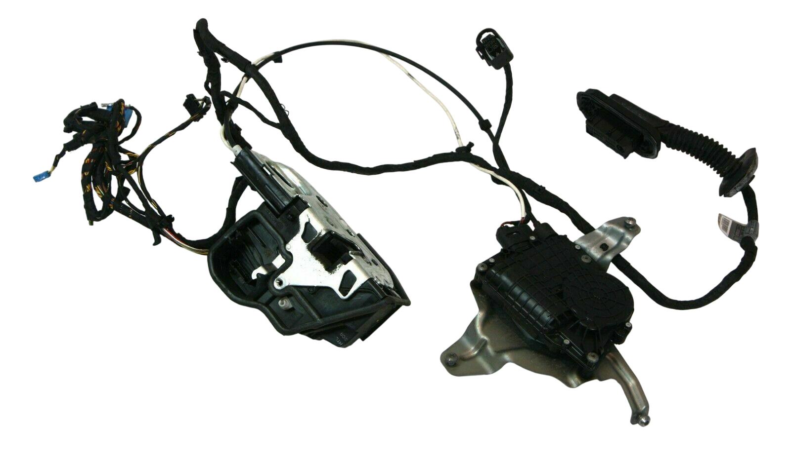 BMW 5 (F10 / F11) Rear door lock BMW 5 SERIES GT Rear door lock OEM 51227149447
...