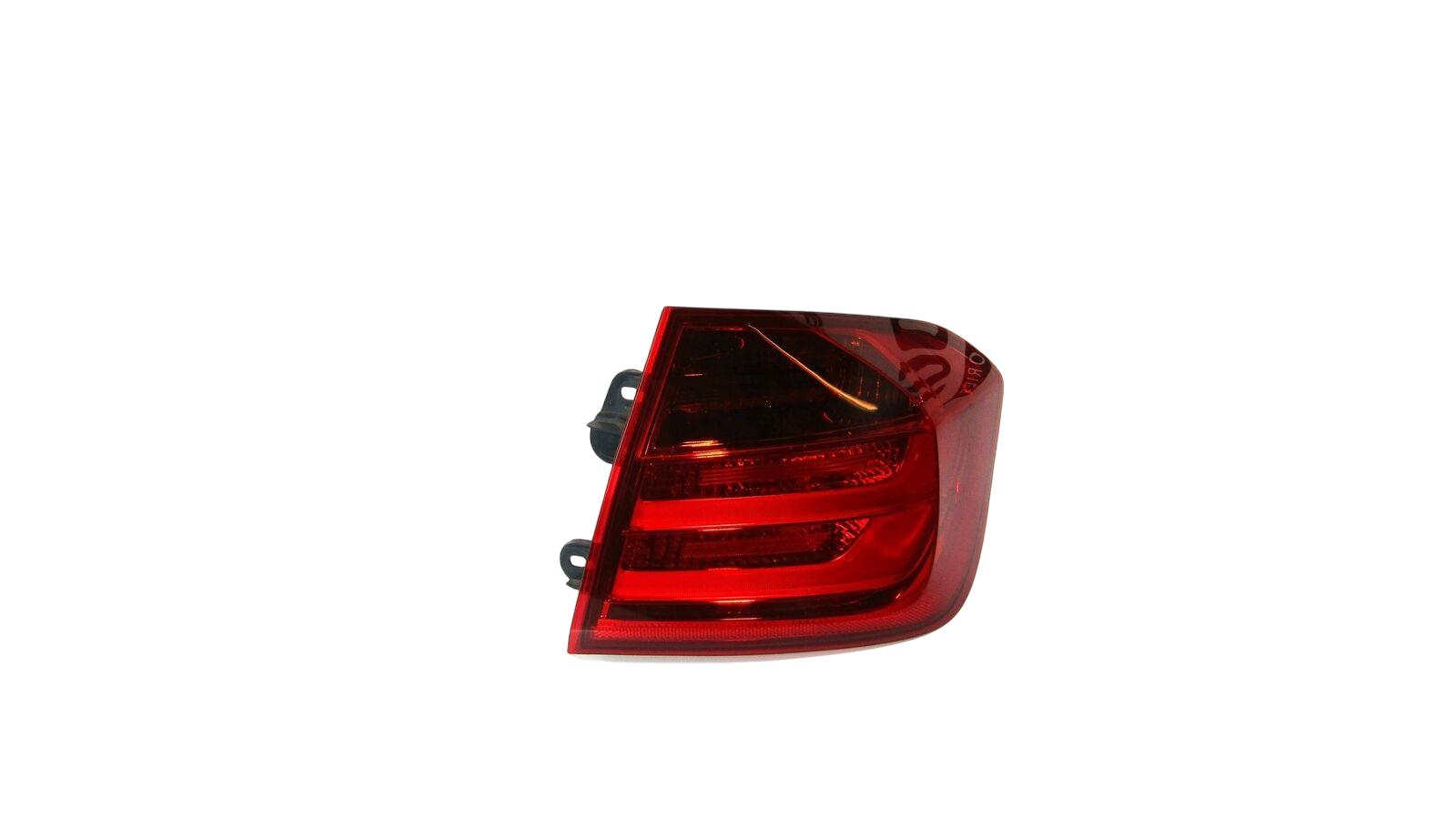 BMW 3 (F30 / F31) Rear/tail lights BMW 3 SERIES Rear/tail lights OEM 7259894

Part...