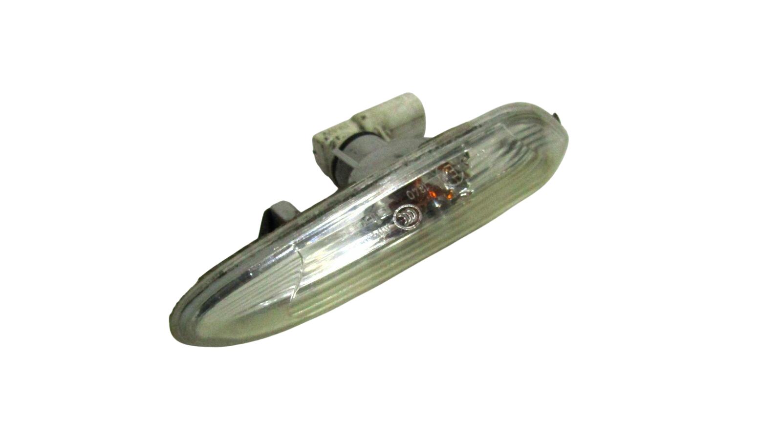 BMW 3 (E90 / E91 / E92 / E93) Front fender indicator light BMW 3 SERIES Front fender indicator light OEM 6...