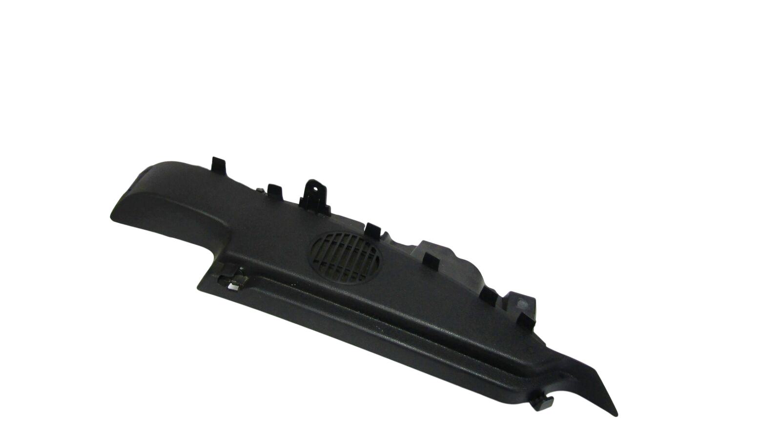BMW 1 (E81 / E82 / E87 / E88) Trunk/boot side trim panel BMW 1 SERIES Trunk/boot side trim panel OEM 692...