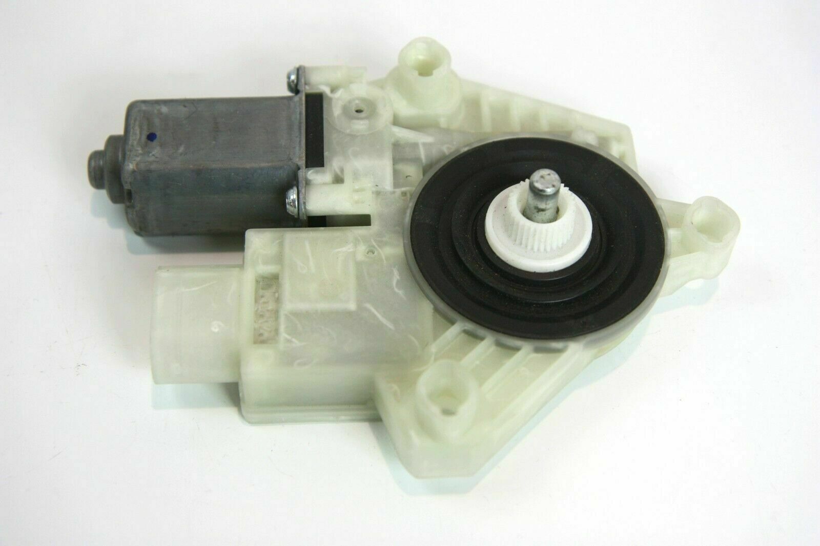 BMW 7 (G11 / G12) Front door window regulator motor BMW 7 SERIES Front Door Window Regulator Motor ...
