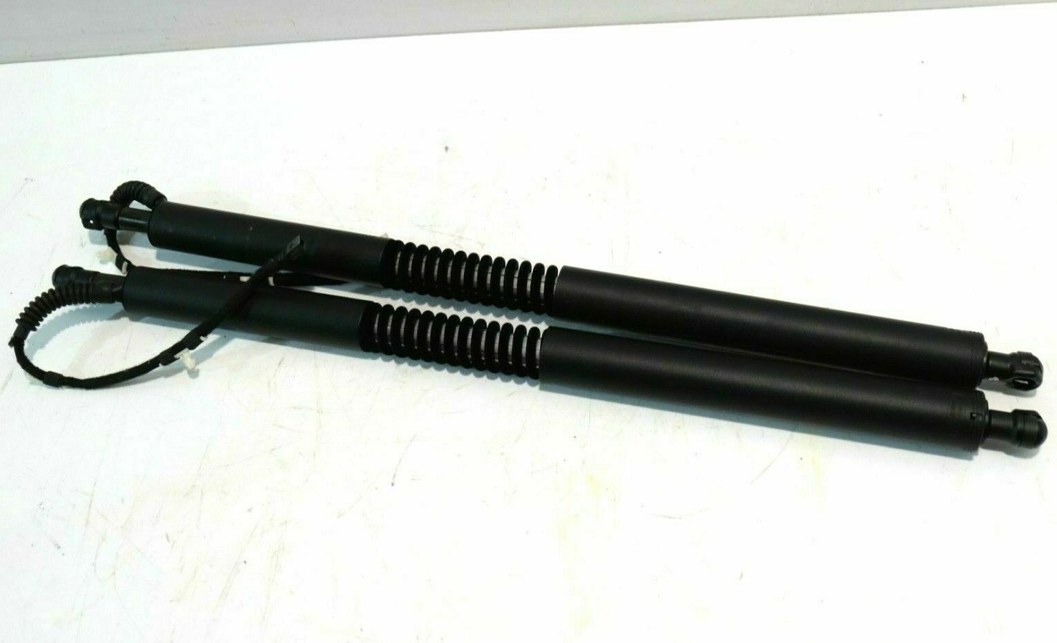 BMW 3 (G20 / G21) Tailgate/trunk strut/damper BMW 3 SERIES Tailgate/trunk strut/damper OEM 51...