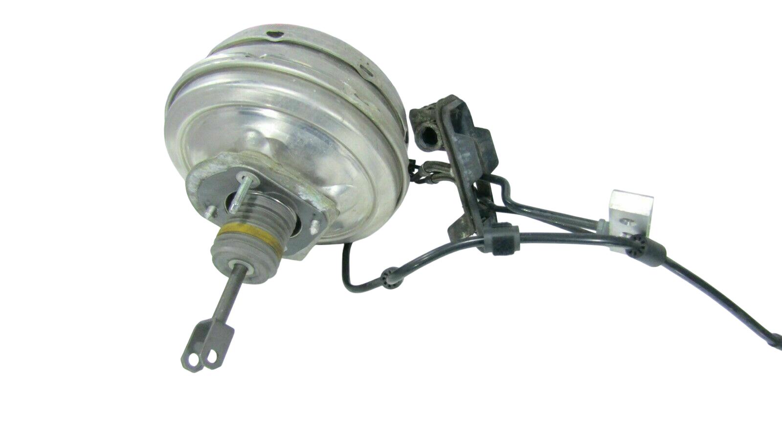 BMW 5 (F10 / F11) jarrutehostin BMW 5 SERIES GT Brake Booster OEM 34316761079

...