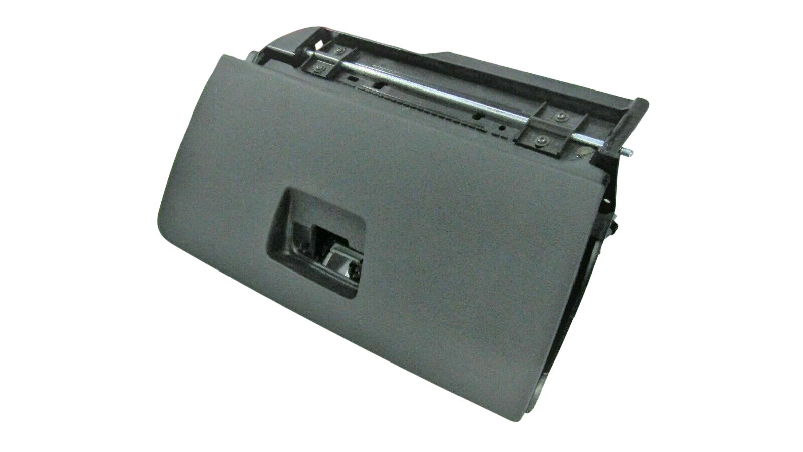 BMW 3 (E90 / E91 / E92 / E93) Glove box BMW 3 SERIES Glove box OEM 51169110543

Part co...