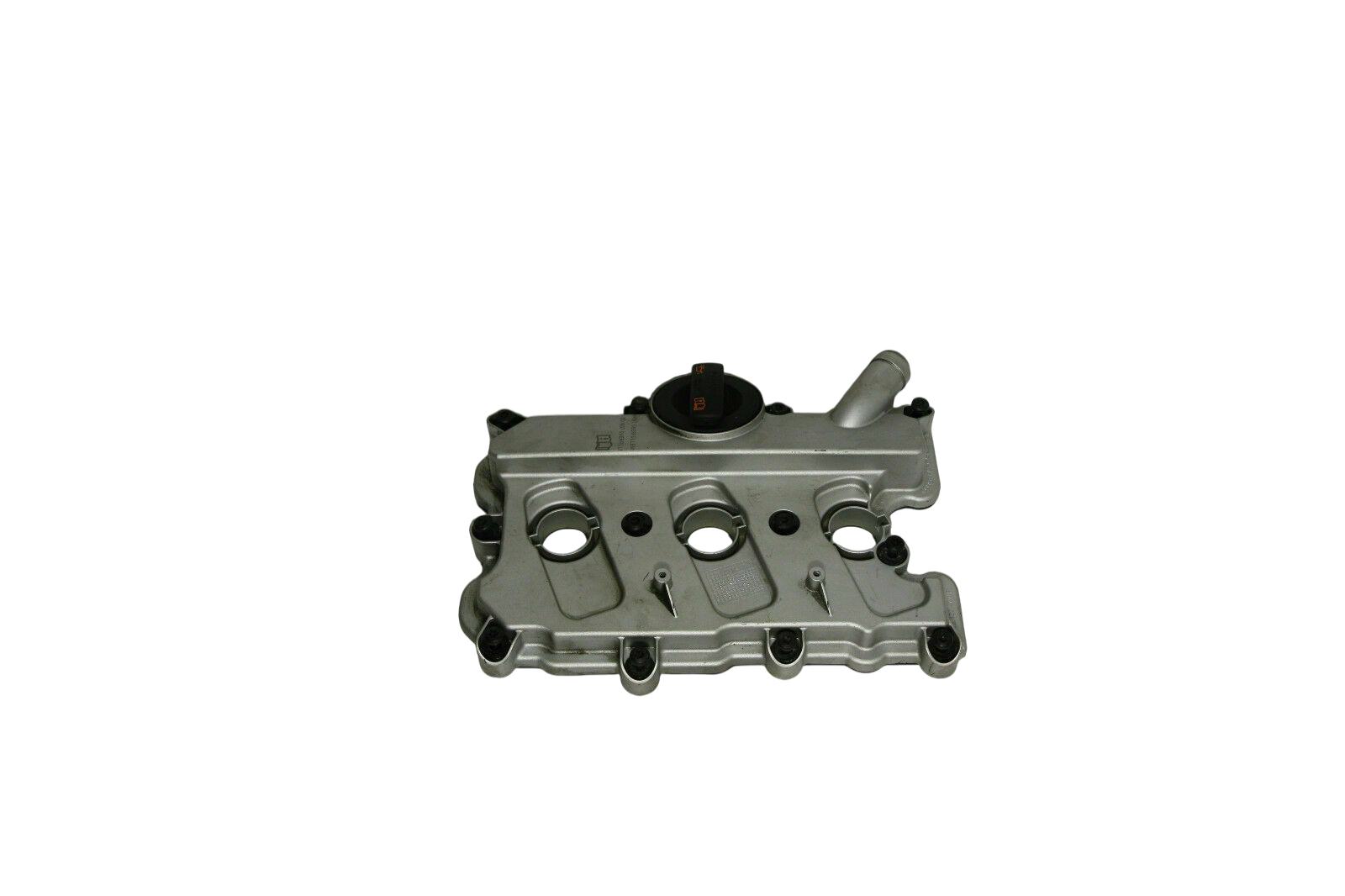 Audi A8 (D4) Rocker cam cover