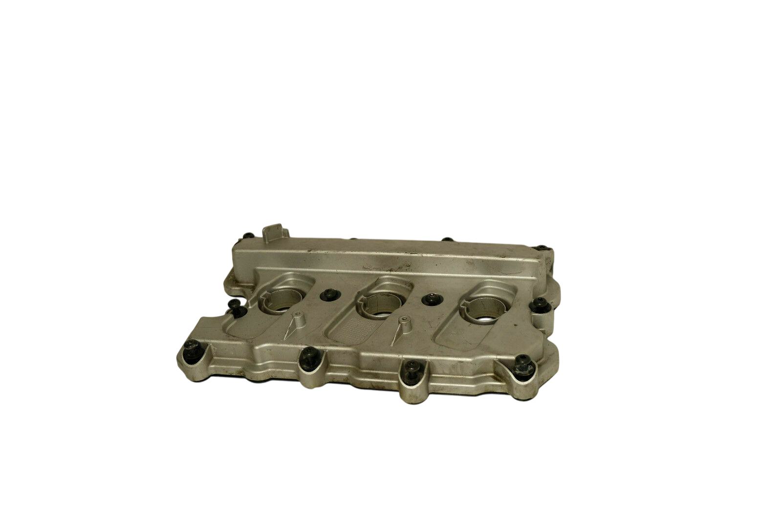 Audi A8 (D4) Rocker cam cover