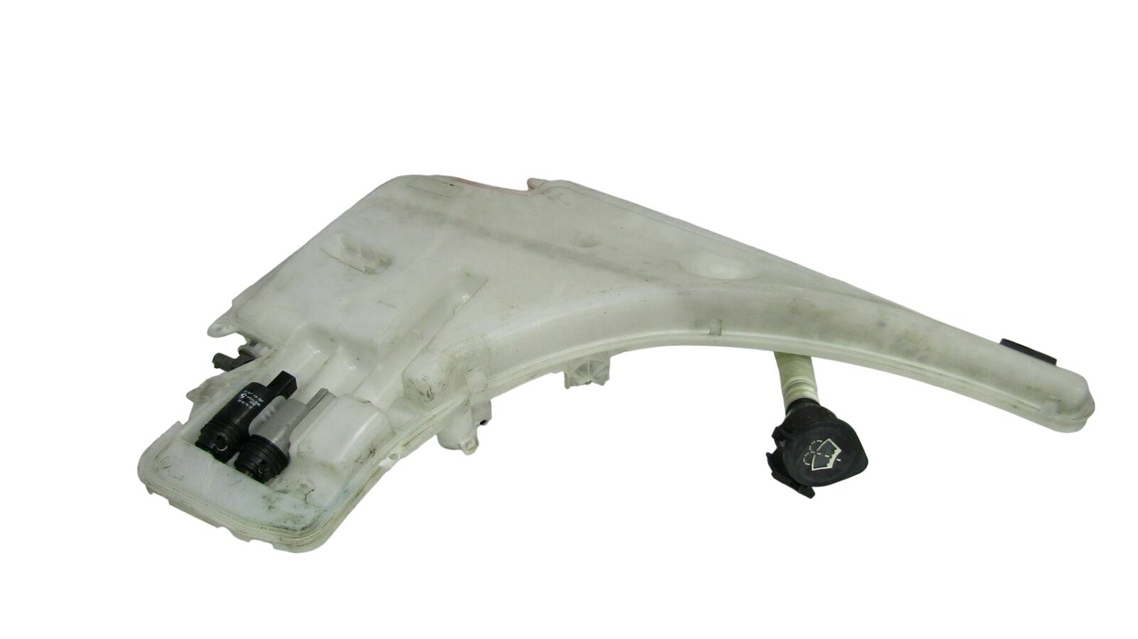 BMW 1 (E81 / E82 / E87 / E88) Windshield washer fluid reservoir/tank