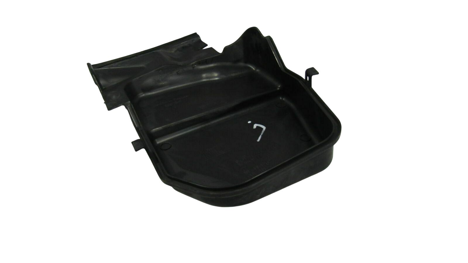 BMW 3 (E90 / E91 / E92 / E93) Cabin air micro filter cap BMW 3 SERIES Cabin air micro filter cap OEM 643...