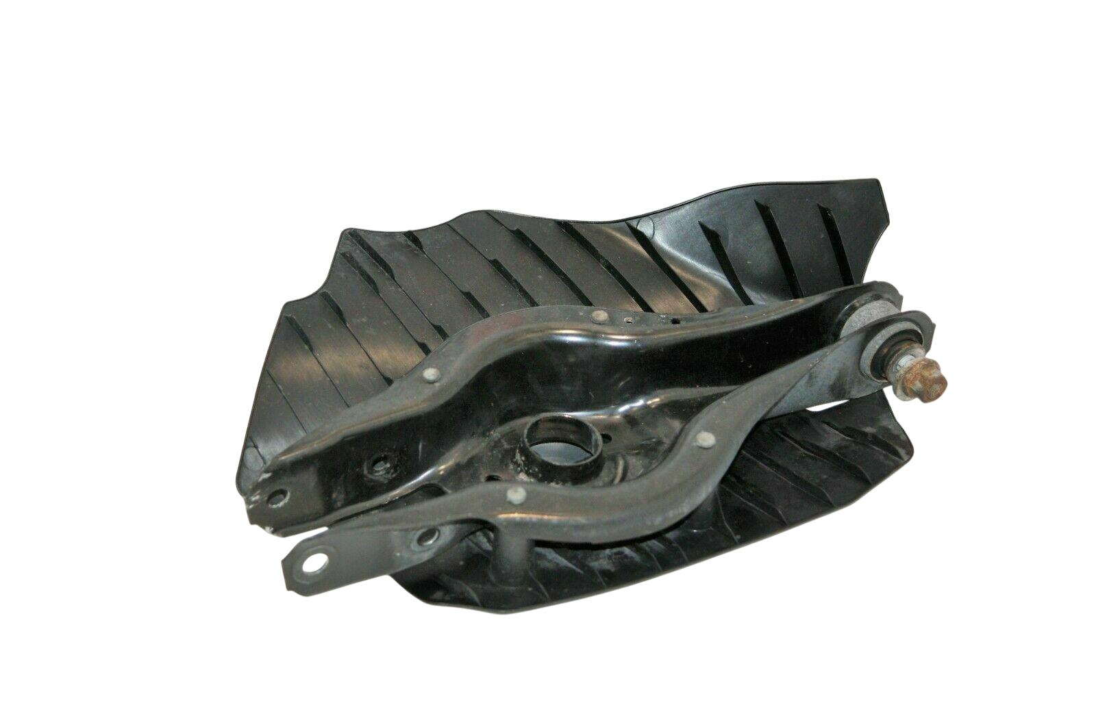 BMW 3 (F30 / F31) Rear upper control arm/wishbone BMW 3 SERIES Rear upper control arm/wishbone OE...