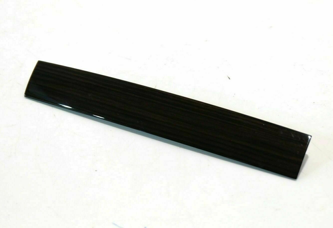 BMW 7 (G11 / G12) Dashboard glove box trim BMW 7 SERIES Dashboard glove box trim OEM 51169...