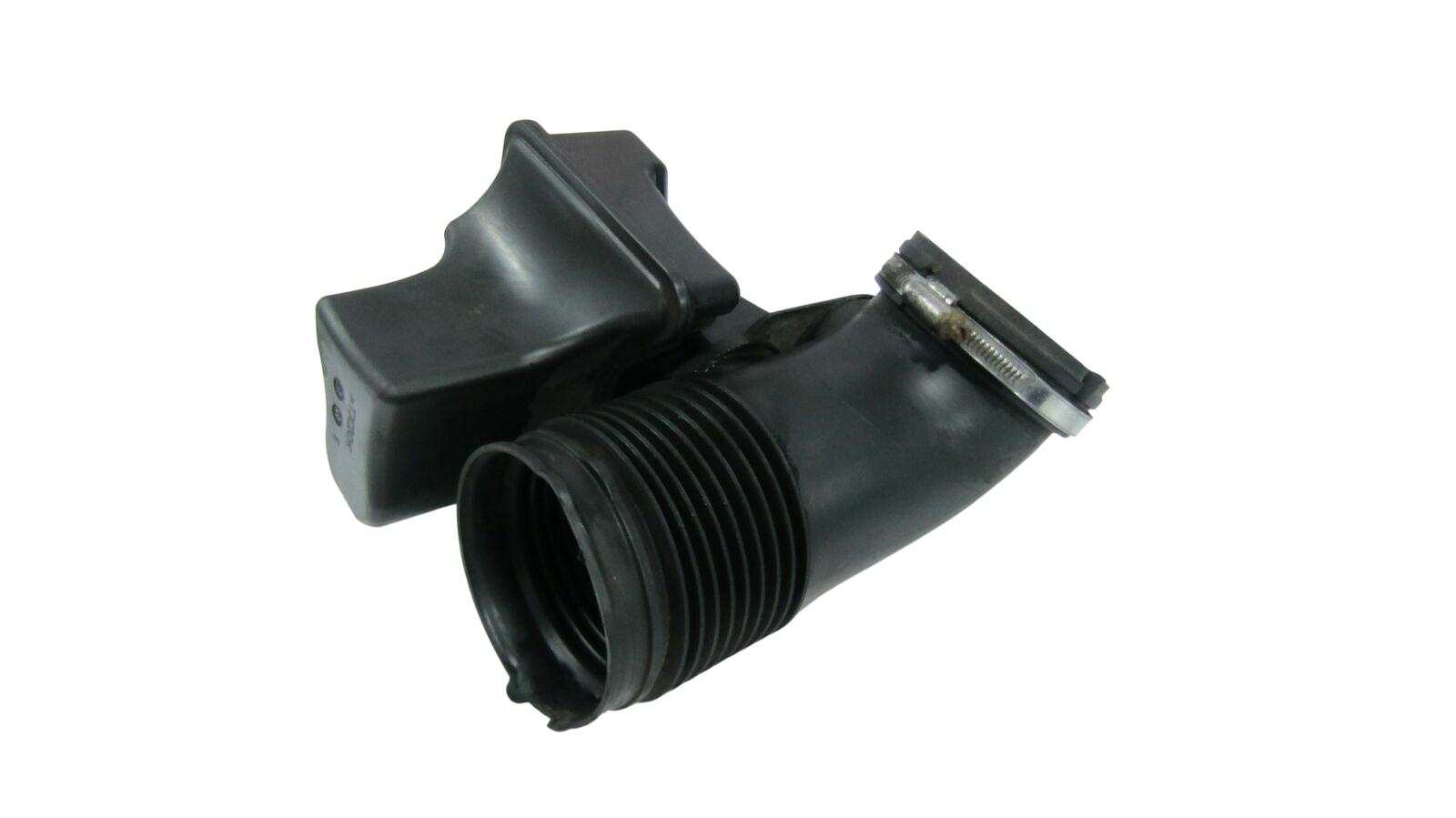 BMW 3 (E90 / E91 / E92 / E93) Air intake duct part BMW 3 SERIES Air intake duct part OEM 137175360...