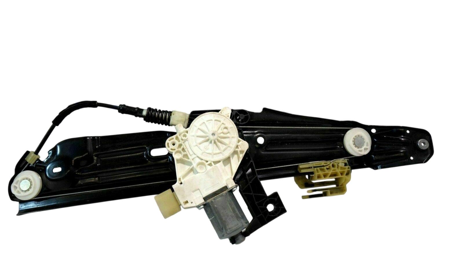 BMW 1 (F20 / F21) Door window regulator with motor BMW 1 SERIES Door window regulator with motor O...