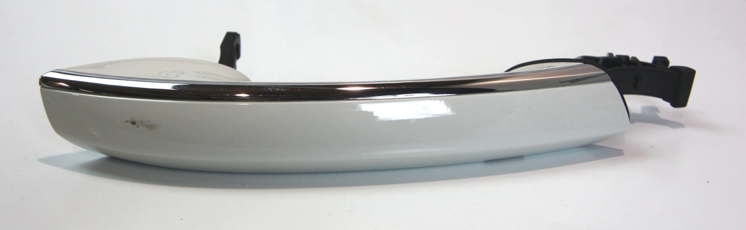 BMW 7 (G11 / G12) Front door handle cover BMW 7 SERIES Front door handle cover OEM 512173...