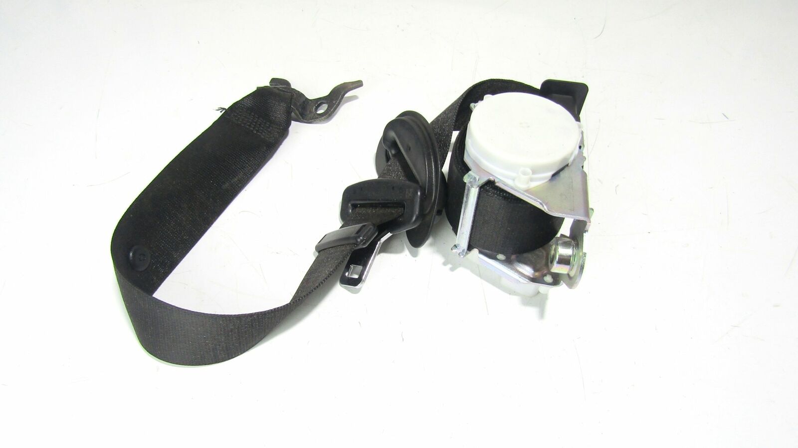 BMW 3 (E90 / E91 / E92 / E93) Front seatbelt BMW 3 SERIES Front Seatbelt OEM 7234768

Part c...