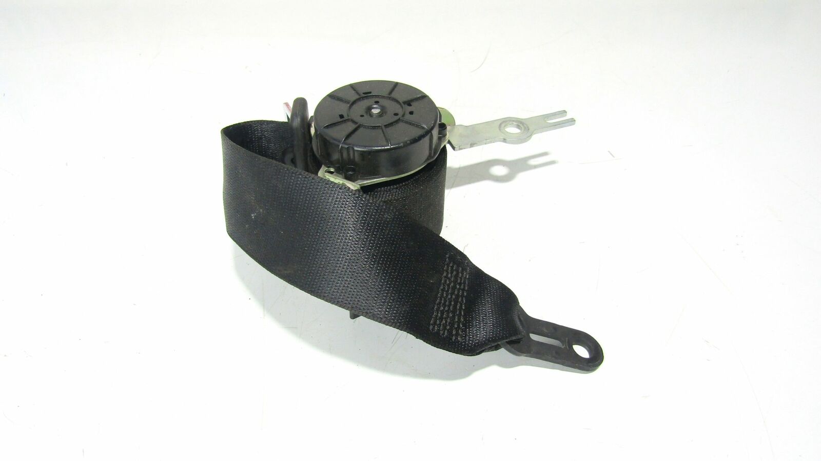 BMW 3 (E90 / E91 / E92 / E93) Rear seatbelt BMW 3 SERIES Rear seatbelt OEM 72117245883

Par...