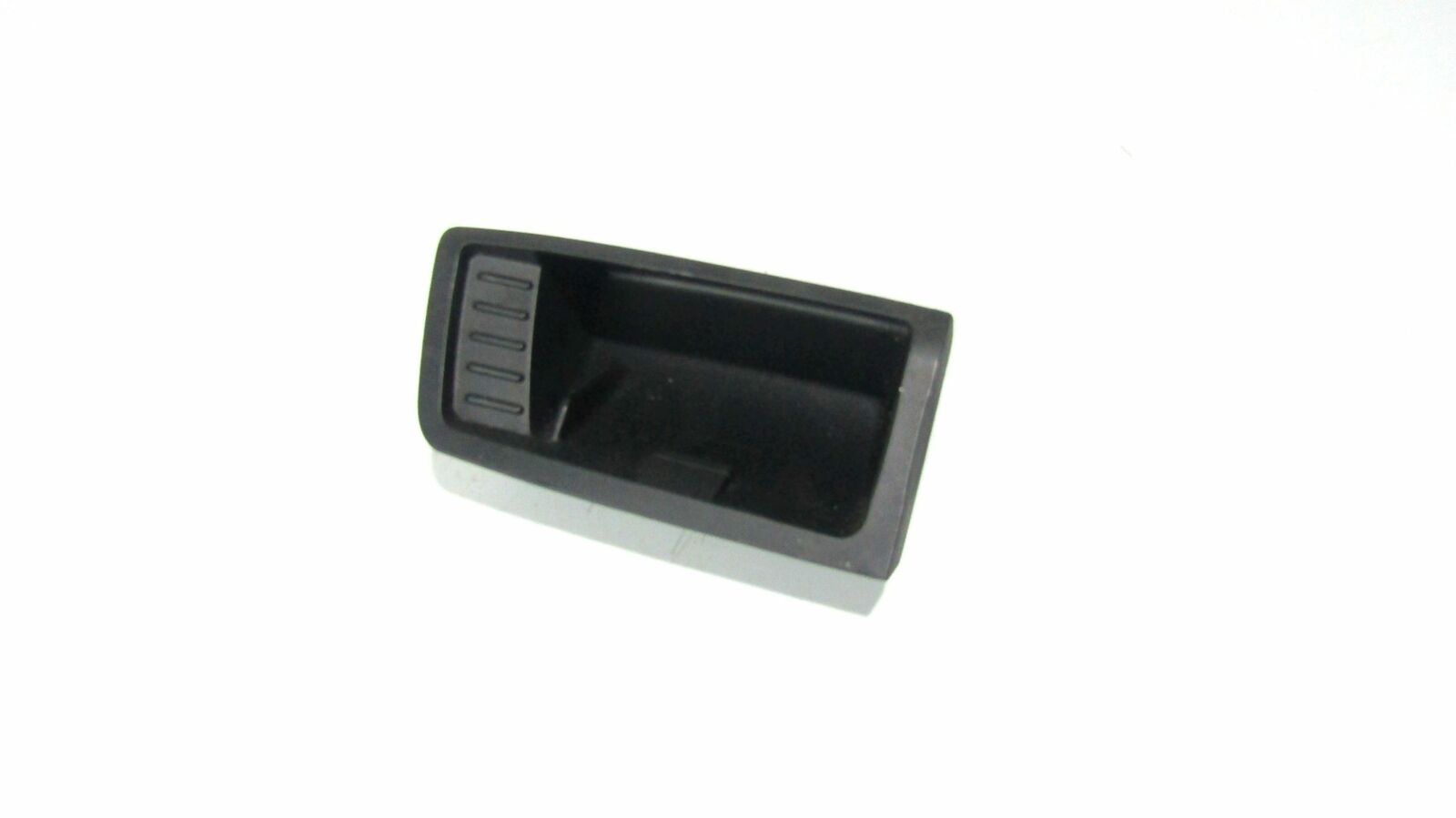 BMW 3 (E90 / E91 / E92 / E93) Car ashtray BMW 3 SERIES Car ashtray OEM 51167078573

Part ...