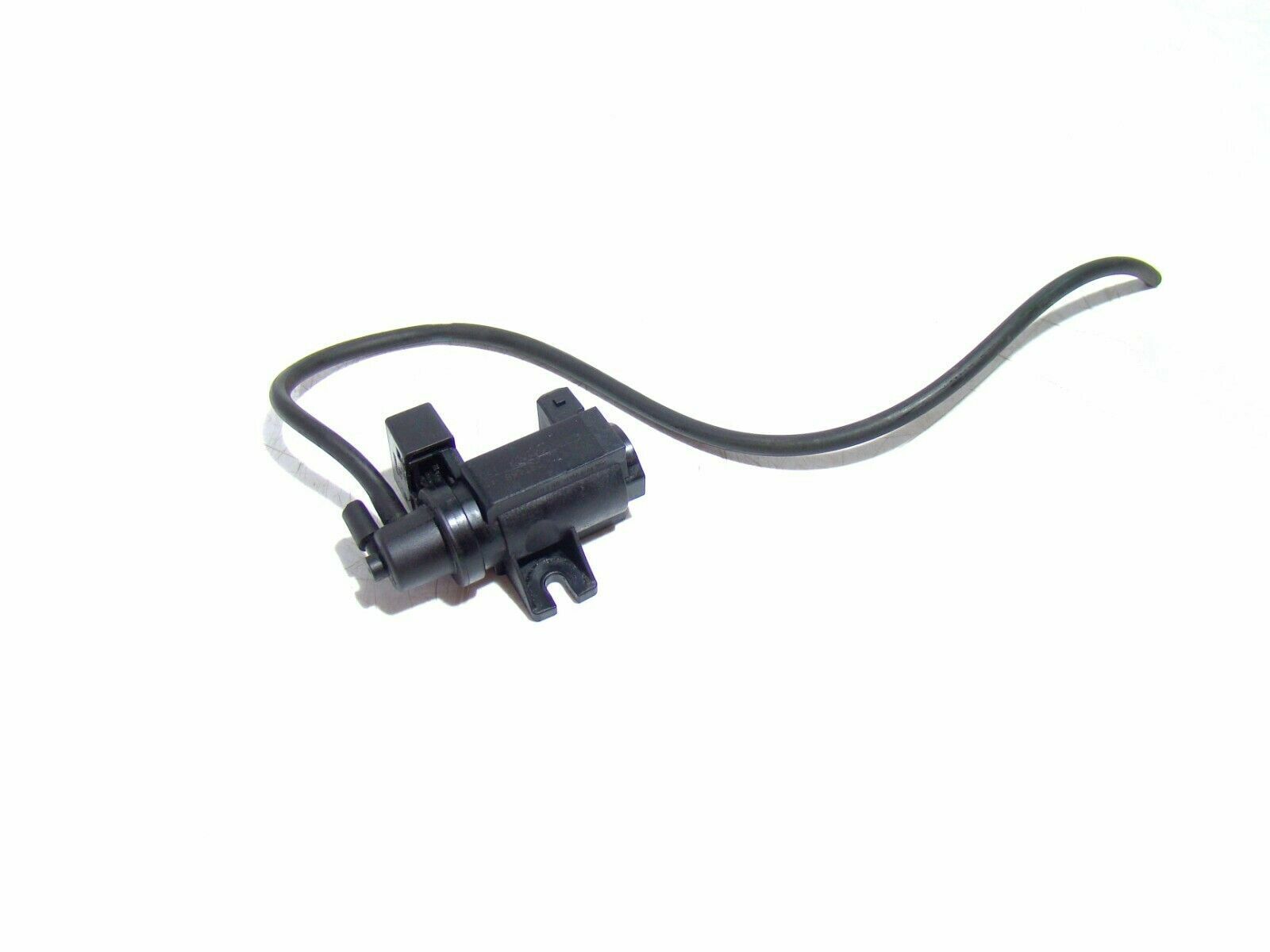 BMW 3 (E90 / E91 / E92 / E93) Turbo solenoid valve BMW 3 SERIES Turbo solenoid valve OEM 2247906

...